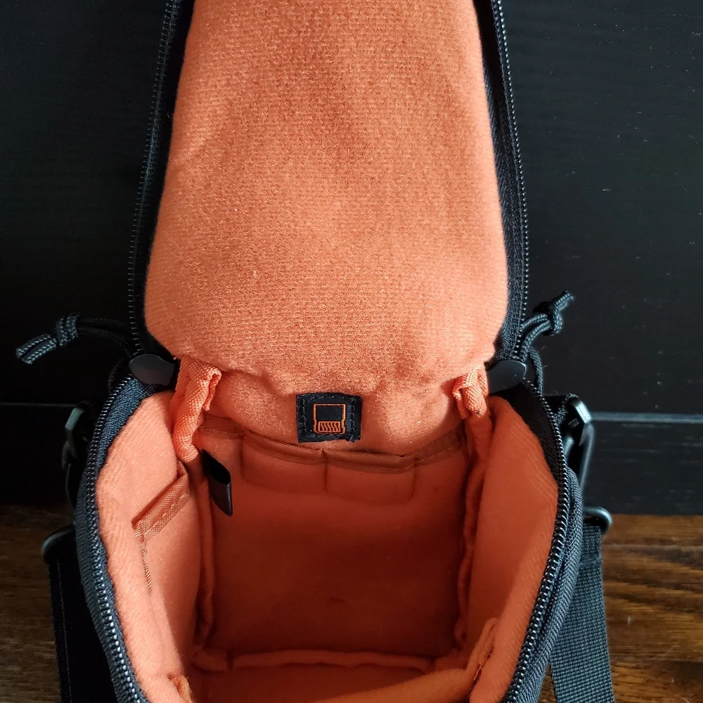 Lowepro Adventura‎ Ultra Zoom 100 Camera case